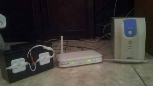 "مردم غزه در بی‌برقی با این وسایل (یوپی‌اس و باتری) می‌توانند به اینترنت وصل شوند تا "جنایات" اسرائیل را به گوش دنیا برسانند. و البته همه نمی‌توانند از پس هزینه این وسایل بربیایند"