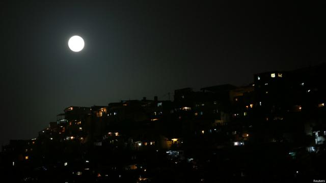 La superluna en Caracas