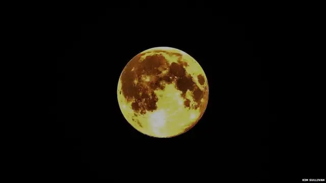 பிரிட்டனின் லண்டன் நகரில் டோட்டன்ஹாம் பகுதியில் இந்தப் படத்தை எடுத்தவர் கிம் சுலைவான் 