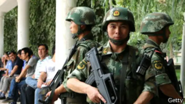 Tropas chinas en Xinjiang