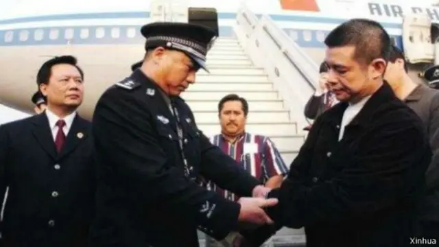 前中國銀行廣東開平支行行長餘振東成為首個由美方遣返的經濟犯