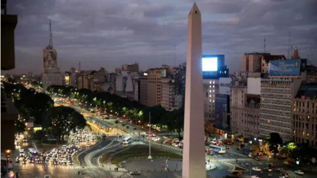 Obelisco na Av. 9 de Julio, em Buenos Aires (Getty)