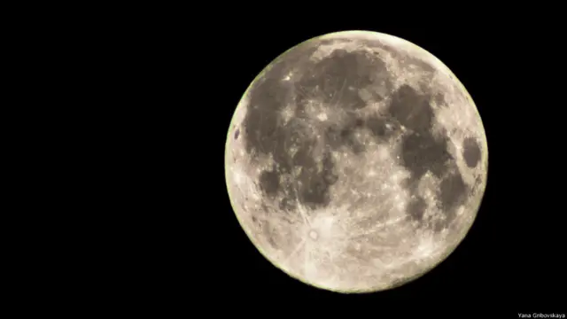 Супермісяць, фото читачів