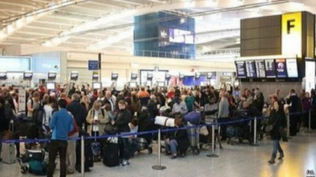 مسؤولون في مطار هيثرو يقولون إن يوم 27 يوليو/تموز سجل أكثر الأيام إقبالا من الركاب على المطار