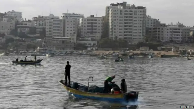 استغل الصيادون الفلسطينيون ساعات الهدنة منذ بدء سريانها.