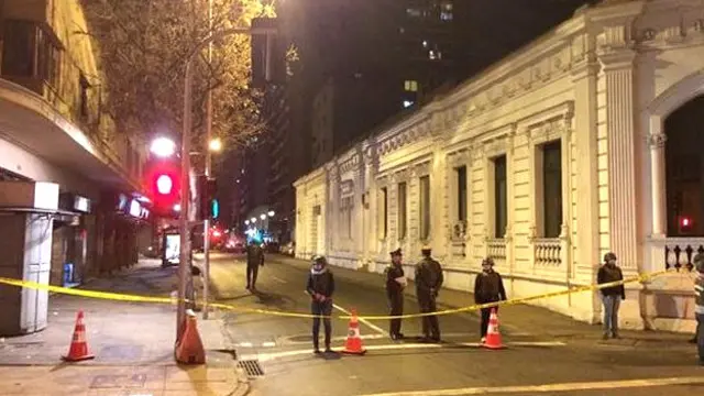 La policía cerró la calle tras la explosión