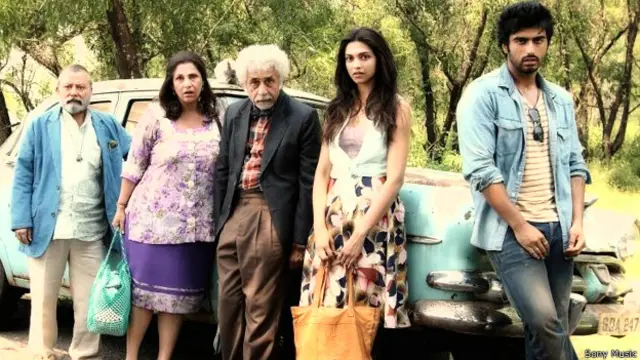 ’فائنڈنگ فینی‘ میں دیپکا نے پنکج کپور، نصیر الدین شاہ اور ڈمپل كپاڈیہ جیسے فنکاروں کے ساتھ کام کیا ہے