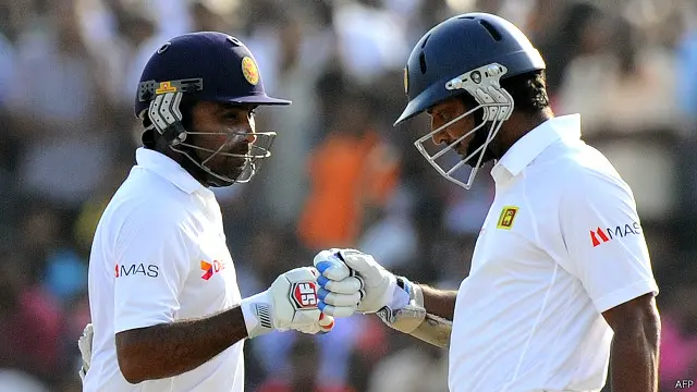 سنگاکارا نے 15 سال پر محیط بین الاقوامی کیریئر میں اپنے دیرینہ دوست مہیلا جے وردھنے کے ساتھ مل کر سری لنکن بیٹنگ لائن کو مضبوط قوت بنا دیا 