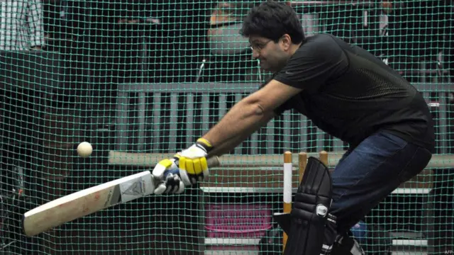 क्रिकेट बैट 'फ़ॉल्कन ब्लेड.' इसे आईआईटी मुंबई के छात्रों ने बनाया है.