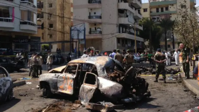 تأثر لبنان بالقتال الدائر في سوريا وأدى ذلك إلى زيادة التوتر الطائفي في البلاد.