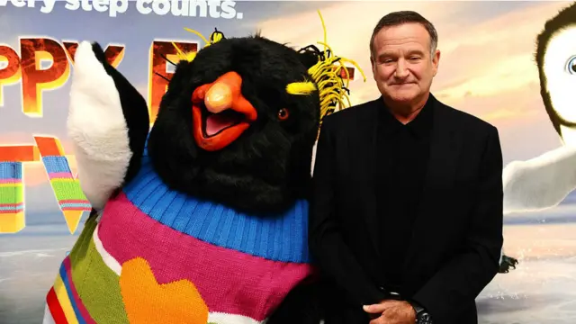 Ал 70-жылдары "Морк жана Минди" аттуу телешоудо чоочун планеталыктын ролун ойноп даңкка бөлөнгөн. 