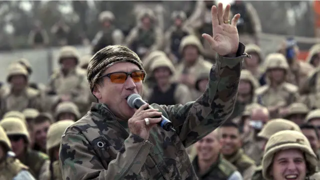 Уильямстын кинодогу атагы "Кутмандуу Таңыңар менен Виетнам", "Курман болгон поэт" жана "Доутфайэр айым" атуу тасмалар аркылуу жана "Алладин" мультфилиминде джиннди сүйлөткөнү менен чыккан.