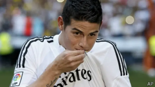 Tras su excelente Mundial, James sigue causando furor con cada uno de sus movimientos.