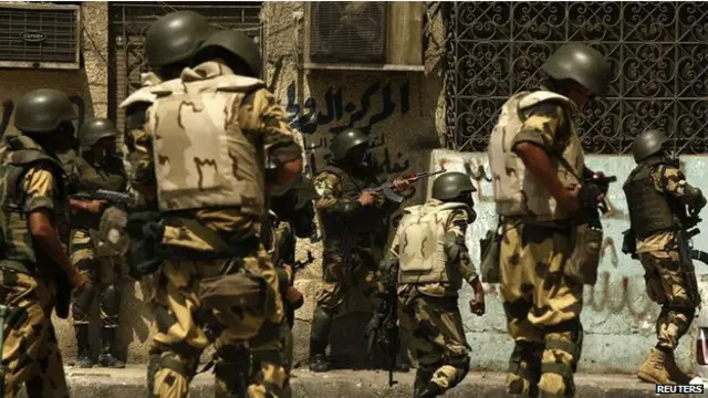 ہیومن رائٹس واچ کی رپورٹ کے مطابق مصر کی پولیس اور فوج نے محمد مرسی کی اقتدار سے علیحدگی کے بعد مظاہرین پر جان بوجھ کر فائر کھولا تھا