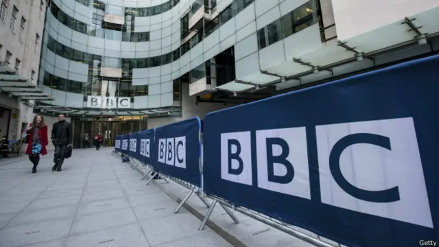 一名曾为英国军情五处（MI5）服务的前BBC员工近日对媒体透露，BBC此前审查同情共产党人的那个部门，在上世纪90年代冷战结束后才终止运作。 