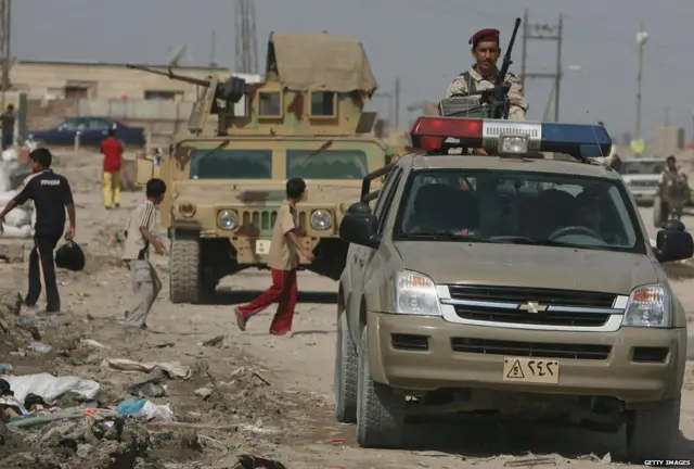 في عام 2008 أمر المالكي قوات الجيش العراقي الوليد بخوض معركة ضد ميلشيات الصدر. وقد زاد انتصار الجيش من سمعة المالكي، باعتباره رجلا قويا. 