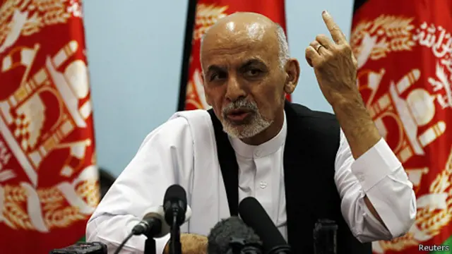 آقای احمدزی، گفته که در صورت پیروزی به والیان مانند آقای نور اجازه نمی‌دهد از "حیطه صلاحیت خود بیشتر عمل بکنند."