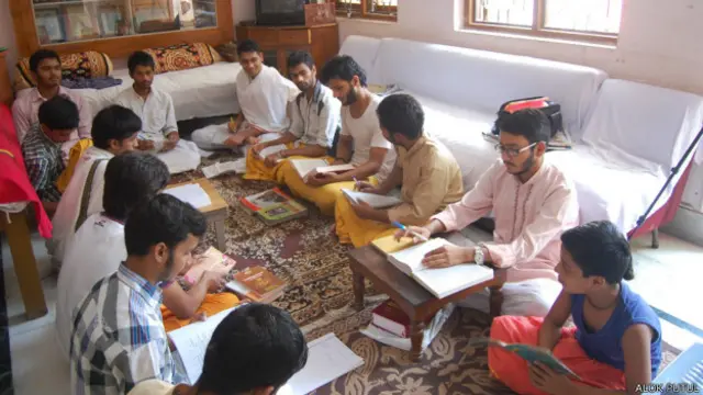 डॉक्टर पुष्पा दीक्षित के छात्र