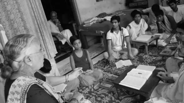 डॉक्टर पुष्पा दीक्षित के छात्र