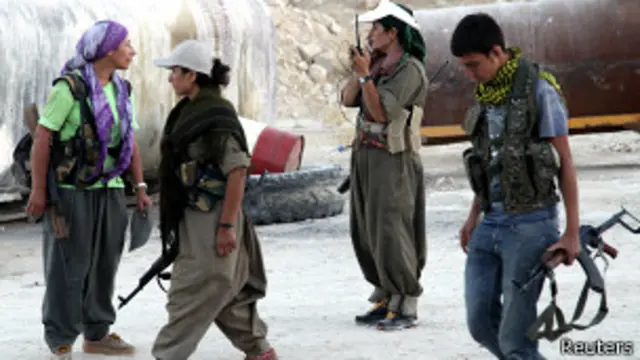 Combatentes curdos (Reuters)