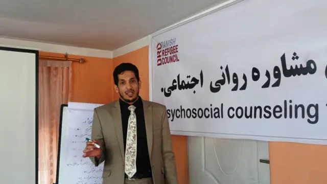 ټولنیز رواني مشاورین له بېلا بېلو لارو هڅه کوي ناروغان روحآ ډاډه کړي.