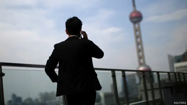 中国年轻人在策划自己未来生活的时候会考虑政治崩溃因吗?