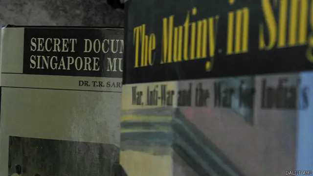 सिंगापुर बग़ावत पर किताब
