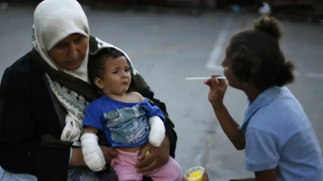 نازحون فلسطينيون في مدرسة تابعة للأمم المتحدة في بيت لاهيا.