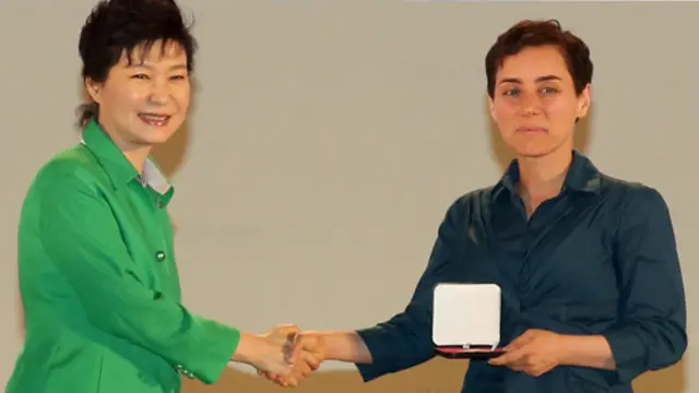 په ایراني رسنیو کې سر لوڅې ښځې ښودل یو ډول د خطر سره کرښه ده.