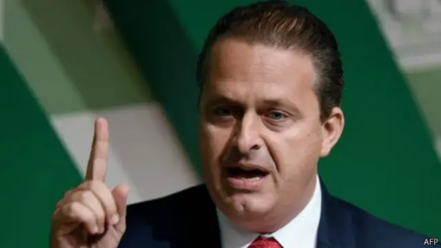 هواپیمای حامل ادواردو سانتوس روی محله‌ای پرازدحام در سانتوس سقوط کرد