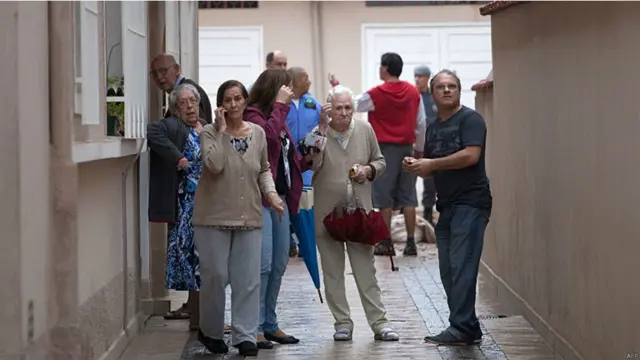 Aeronave caiu nesta quarta-feira em bairro residencial da cidade de Santo