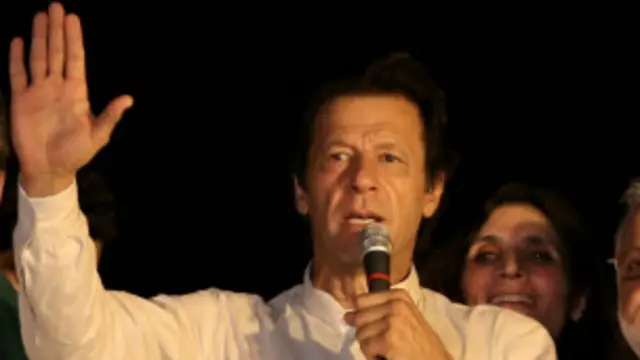 عمران خان کا کہنا ہے کہ ان کا لانگ مارچ پرامن اور آئینی ہو گا