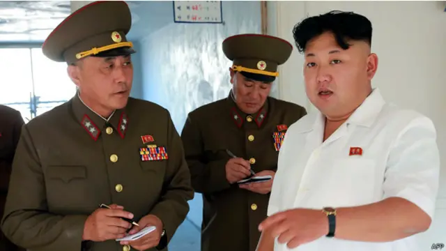 يأتي اطلاق الصواريخ قبيل انطلاق مناورات عسكرية امريكية كورية جنوبية مشتركة يوم الاثنين