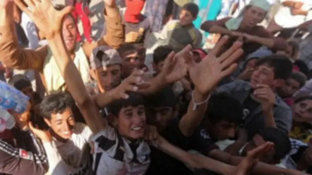 عراق میں دولت اسلامیہ کے شدت پسندوں کی پیش قدمی کے باعث ایک بڑی تعداد میں لوگوں نے نقل مکانی کی ہے