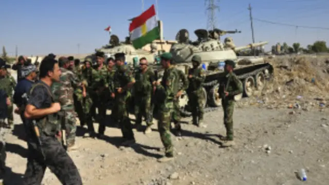 فرنسا تقول إنها ستسلح قوات البيشمركة الكردية التي تحظى الآن بدعم من الجيش الأمريكي لمساعدتهم في مواجهة مسلحي تنظيم الدولة الإسلامية