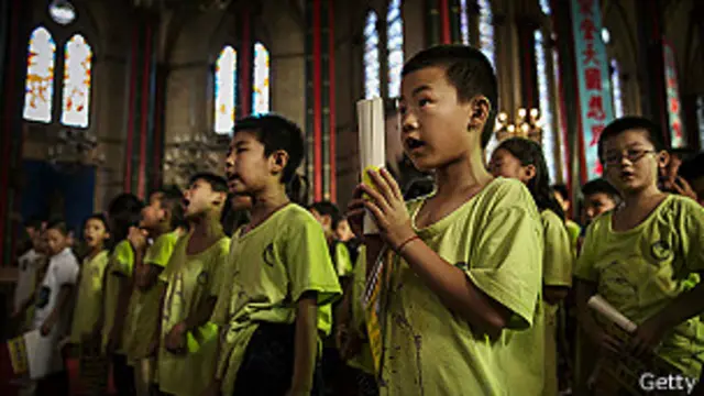 Niños chinos católicos