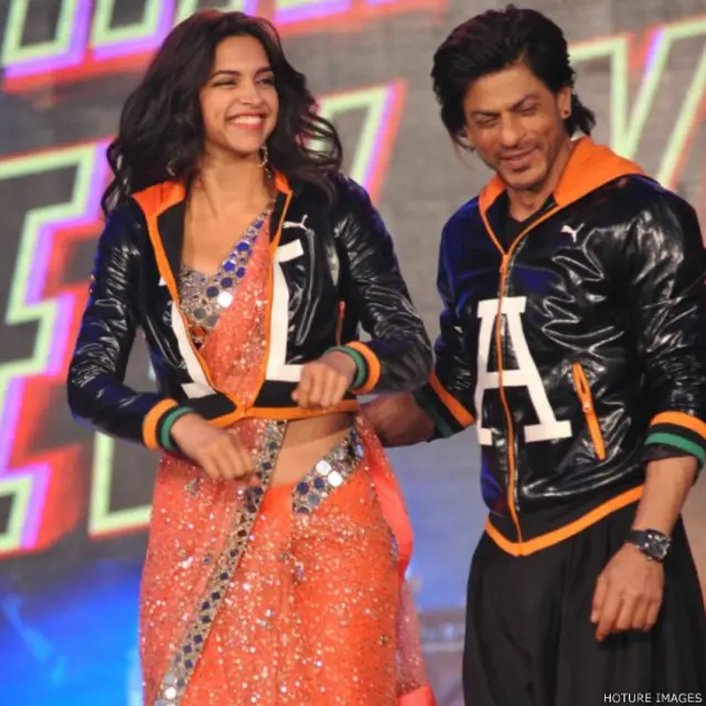 'हैप्पी न्यू ईयर' फिल्म के कलाकार दीपिका पादुकोण और शाहरुख खान