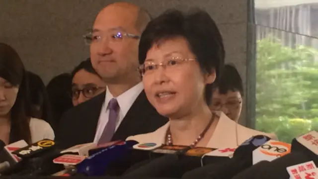 林鄭月娥說：「對話總比對抗好，希望日後有更多類似的機會互相交流」。