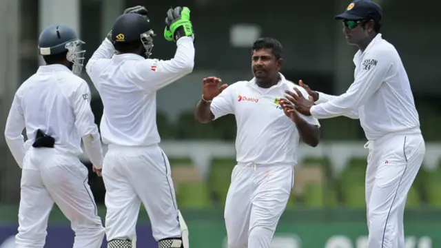 ایسا محسوس ہو رہا ہے جیسے مرلی دھرن کے بعد اب رنگانا ہیرتھ پاکستانی بلے بازوں کے لیے ڈراؤنا خواب بن چکے ہیں