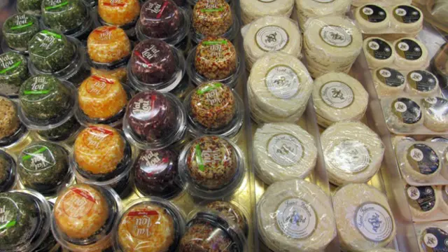 Французи пишаються своїм сирним асортиментом