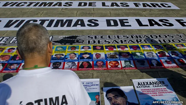 Víctimas de las FARC durante una movilización en Bogotá.