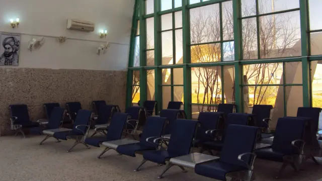 احمدالله فیضی مسئول بخش غیرنظامی فرودگاه قندهار به بی‌بی‌سی گفت که برای توسعه فرودگاه قندهار در سه سال گذشته ۲۵ برنامه توسعه‌ای را به اجرا گذاشته‌اند.