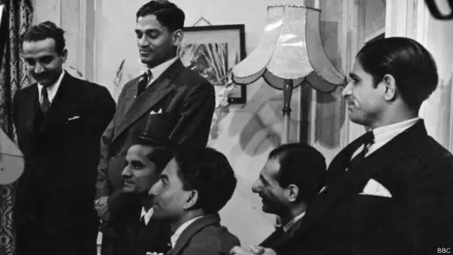 बाएँ से दायें- विजय मर्चेंट, सीएस नायडू, विजय हजारे, सीटी सरवत, आरएस मोदी, वीनू माकंड.