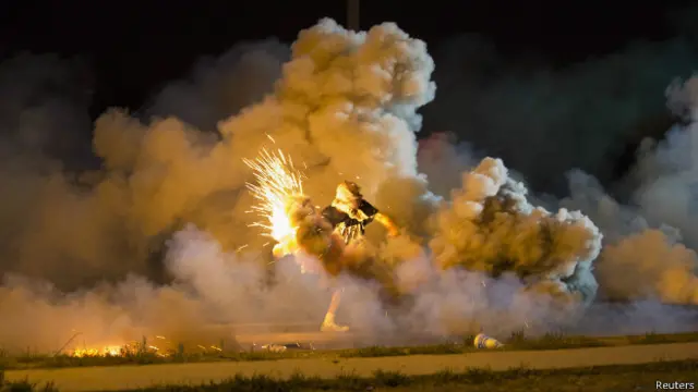 معترضان خواستار محاکمه پلیس ضارب هستند