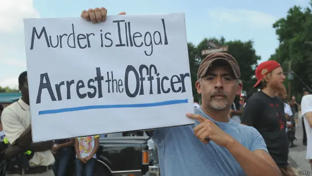 Ferguson, piden arresto de policía