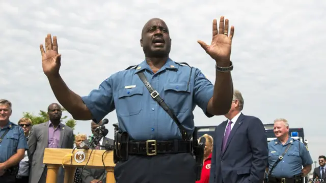 La llegada del capitán Johnson y su talante dialogante pareció calmar las cosas el jueves.