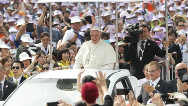 එක්දහස් නමසිය අසූ නමයෙන් පසු පාප් වහන්සේ නමක් කොරියාවේ සංචාරය කරන ප්රථම වතාව මෙයයි