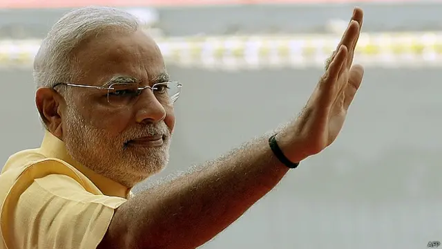 نریندر مودی نے اپنی حلف برداری پر پاکستانی وزیراعظم میاں نواز شریف کو مدعو کیا تھا جس سے امن کی امیدیں پیدا ہوئی تھیں