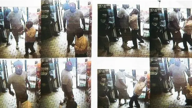 El video muestra a un joven robando.