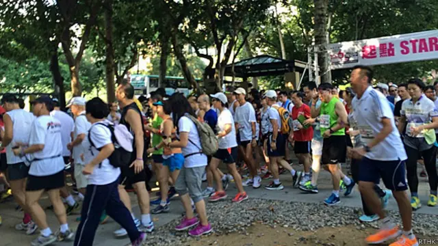 香港“反占中”行动支持者参与跑步抗议活动（香港电台图片17/8/2014）
